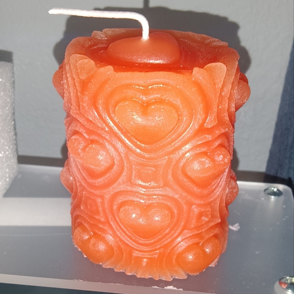 Handmade Heart candle - Picture 3 of 4